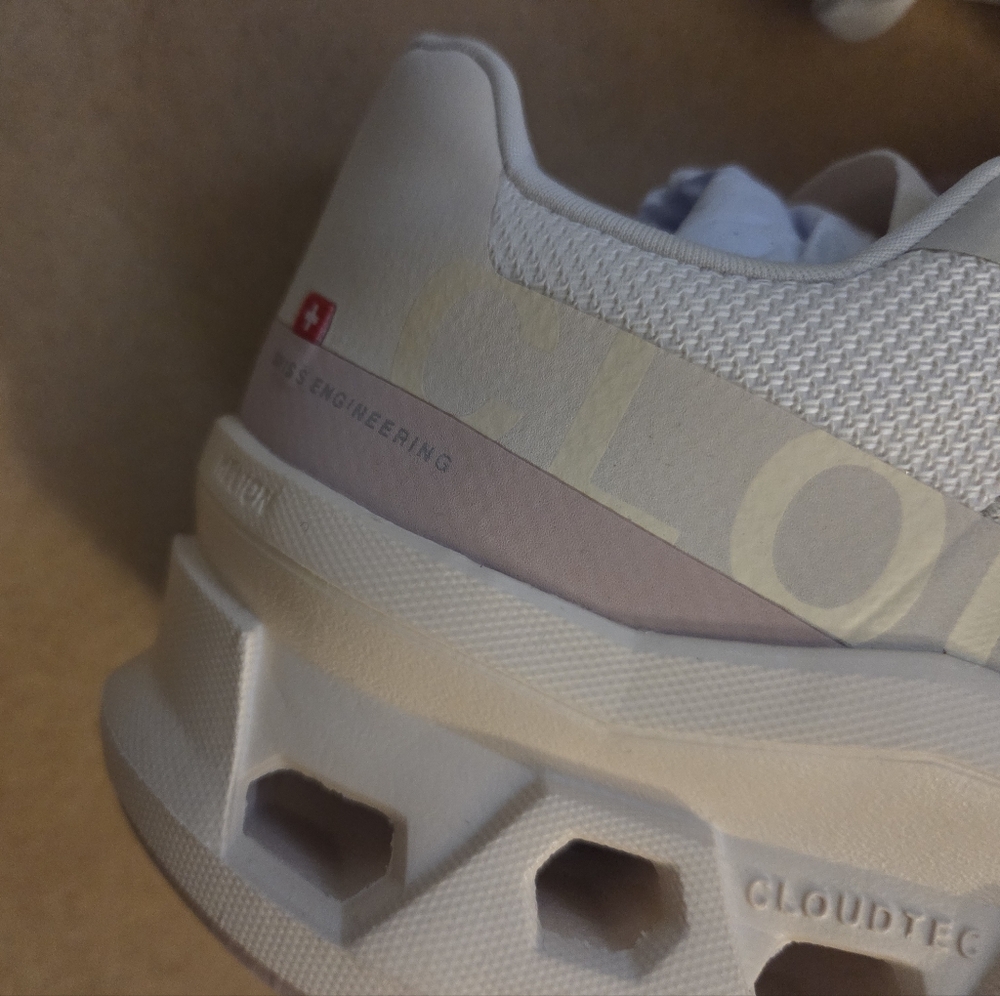 On Running Cloudmonster Women Size 7.5 - Picture 4 of 14
